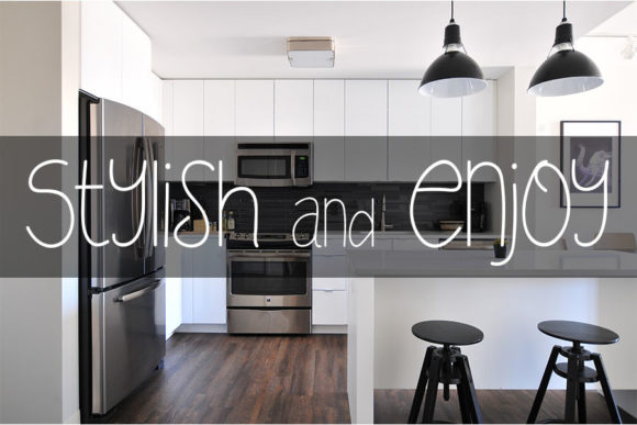 Stylish and Enjoy: A Handwritten Typeface for Polished Branding